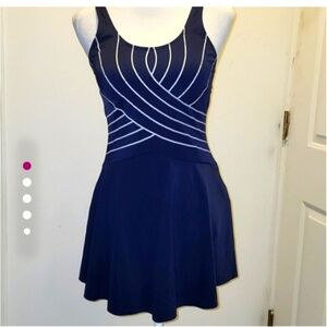 Urqvick Size 8 One piece swimsuit Swim dress modest padded cups Slimming